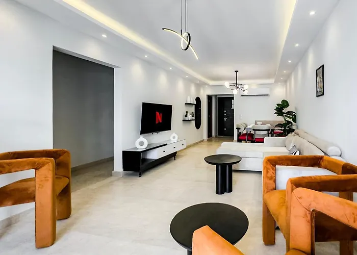 Ample & Artistic 2Bdr Apt 5 Min To Cai Airport