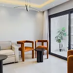 Ample & Artistic 2Bdr Apt 5 Min To Cai Airport