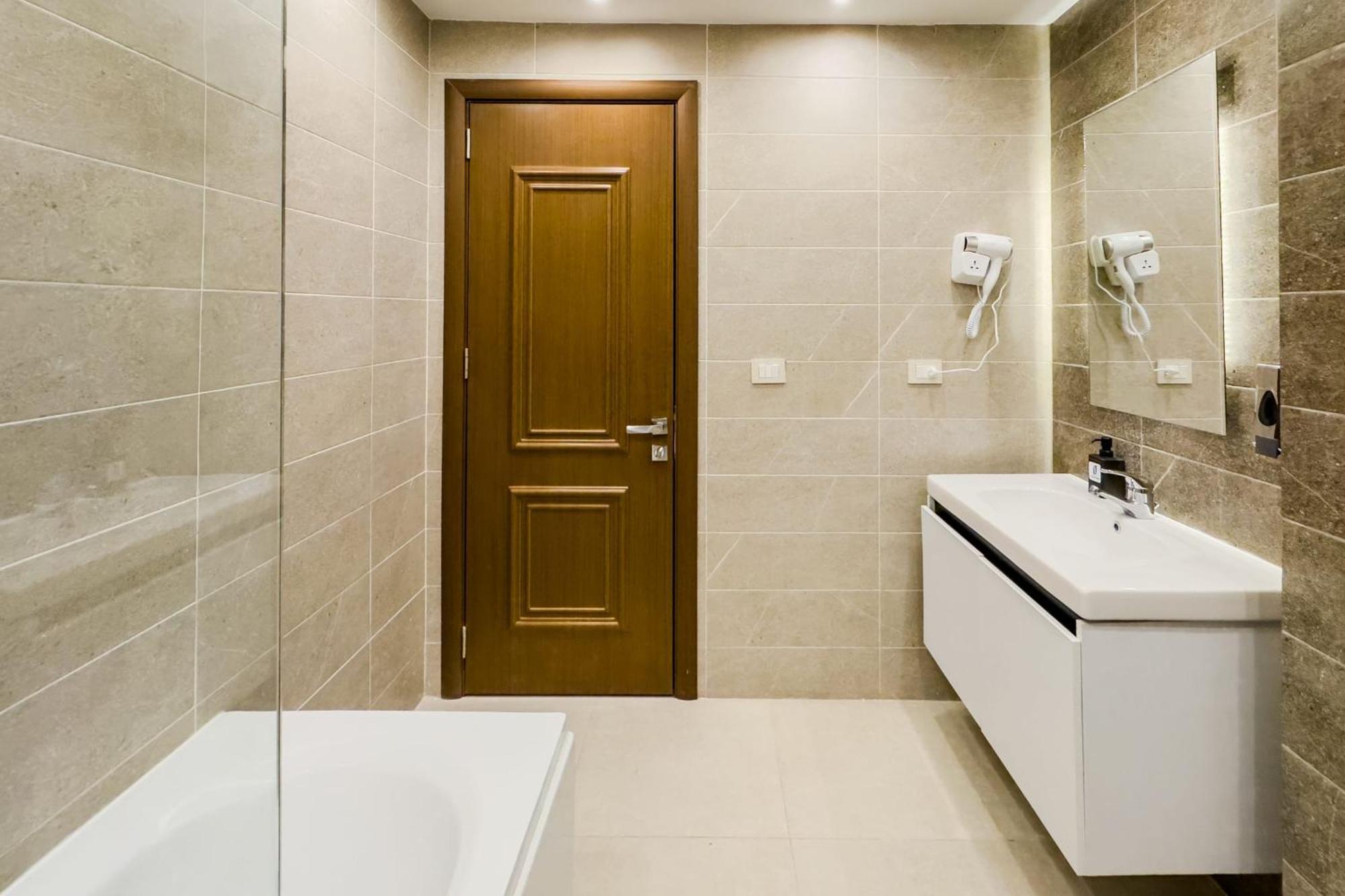 Appartement Ample & Artistic 2bdr 5 Min To Cai Airport Caïro