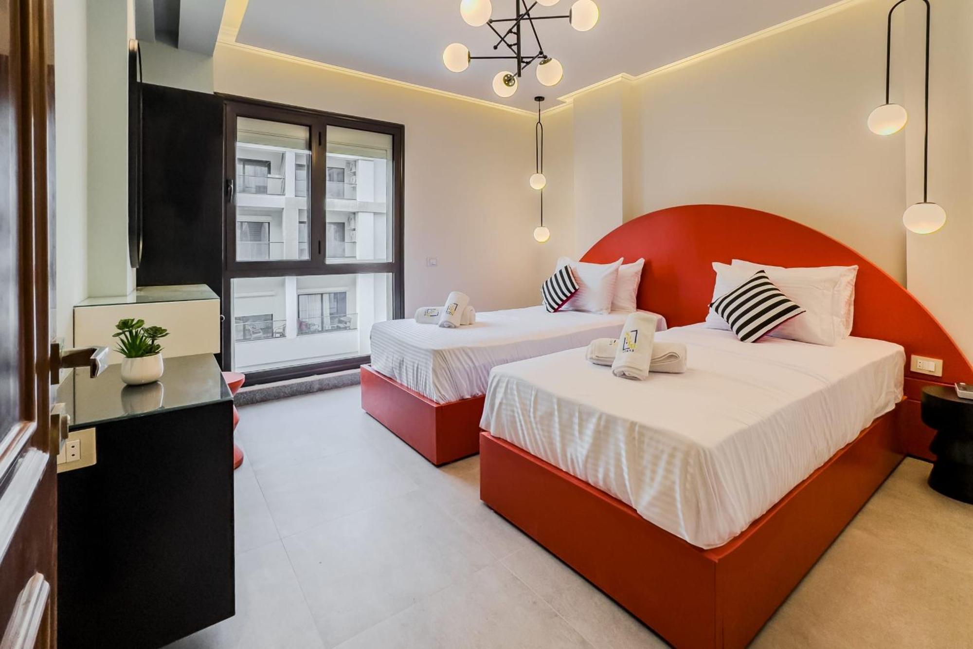 Appartement Ample & Artistic 2bdr 5 Min To Cai Airport Caïro